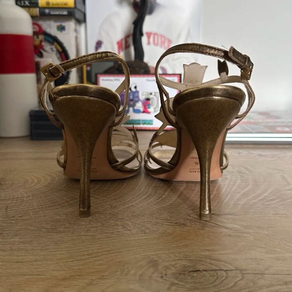 Vintage Women's Prada Milano Leather Gold Leaf High Heels Size 35.5 EU / 5 US - Picture 3 of 5